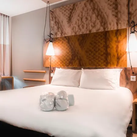 Ibis Centre Hotel 3*