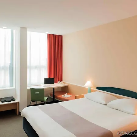 Hotel Ibis Centre 3*
