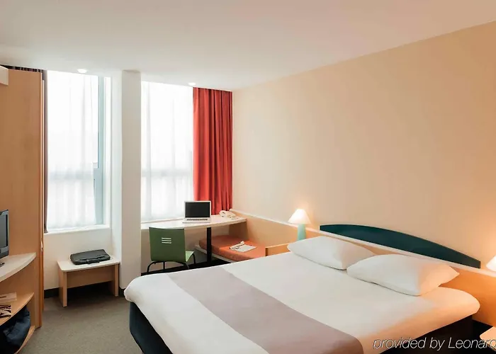 Hotel Ibis Centre 3*